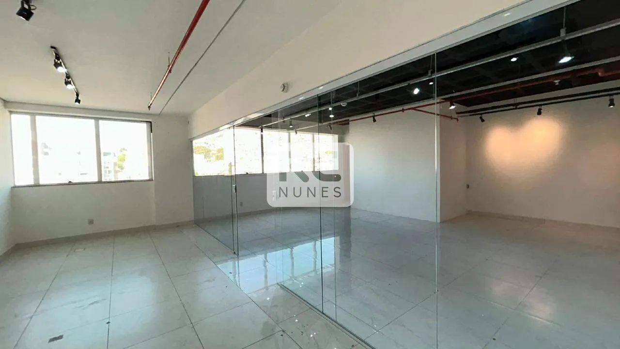 Sala com área de 75m² no Bairro Santa Efigênia, Belo Horizonte/MG.