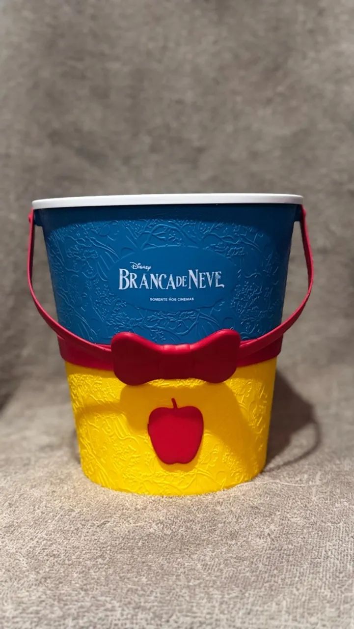 balde e copo de cinema temáticos branca de neve  - Foto 2