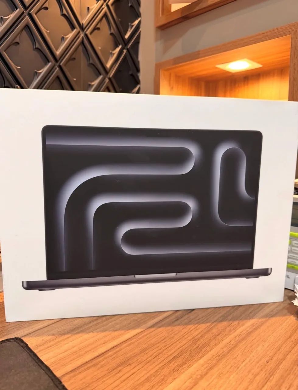 MacBook Pro M5 Max tela 16.2