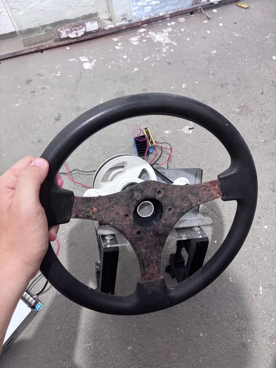 Volante e pedal simulador caseiro - Foto 2