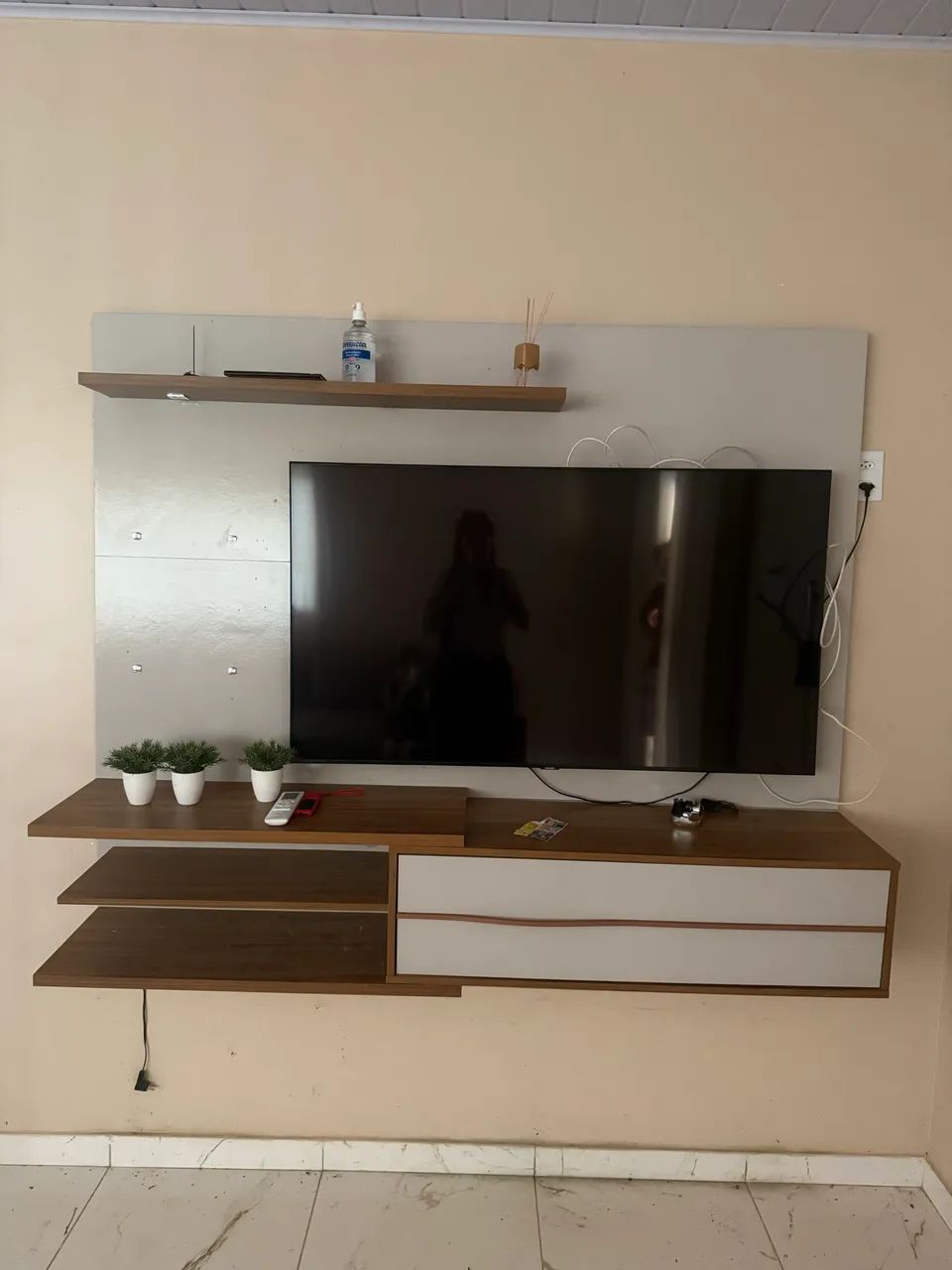 Vende-se painel para TV de até 60 polegadas 