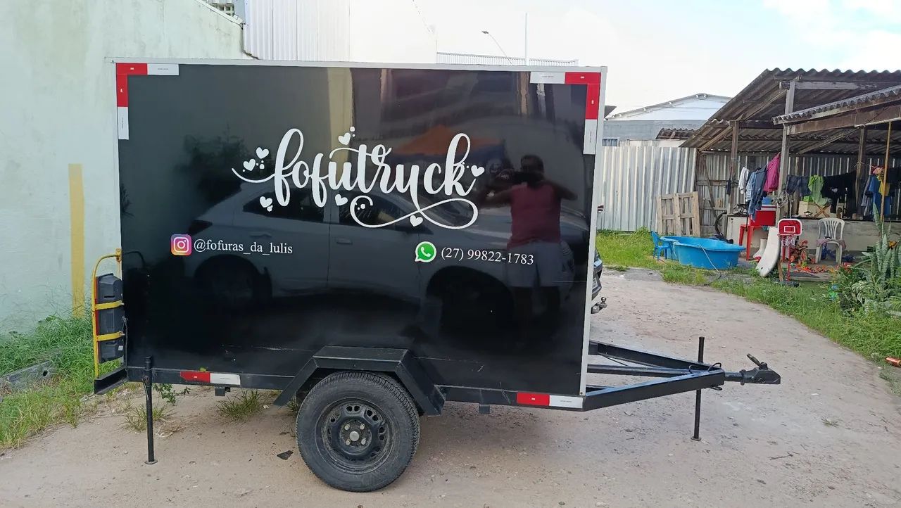 Reboque baú emplacado 