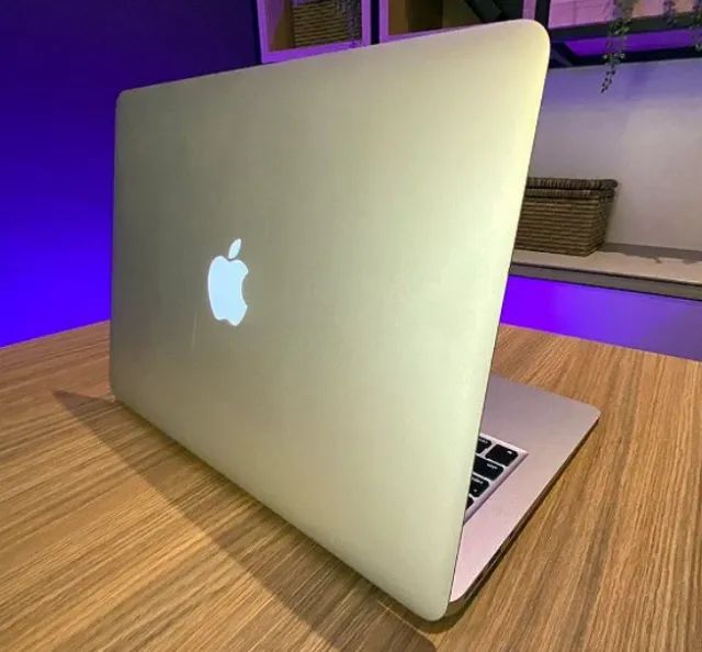 Macbook Air Core I7 8Gb ram SSD 256 Muito Top - Notebooks - Damas
