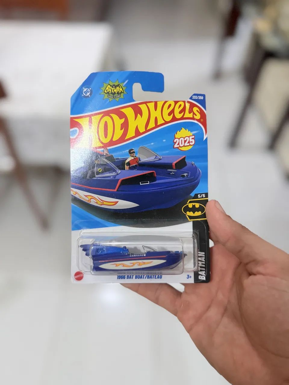 Hot Wheels bat boat