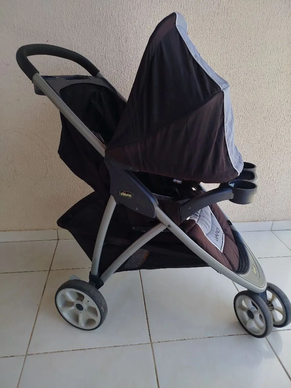 Carrinho de bebê + Bebê conforto Chicco (Modelo Viaro) - Foto 4
