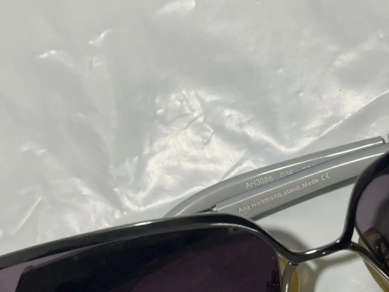 Óculos de Sol Ana Hickmann Eyewear ? Elegante Metal e Branco - Foto 2