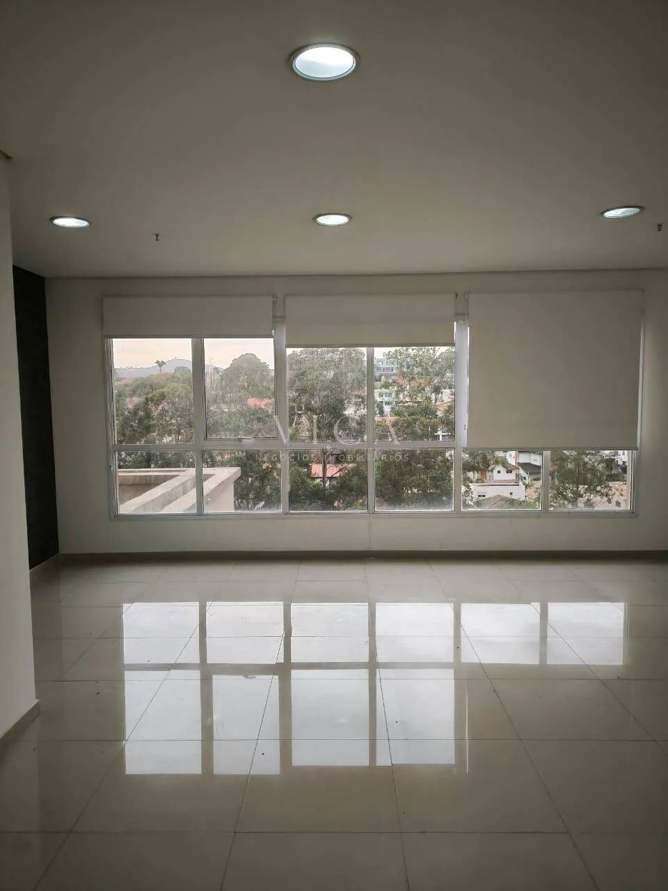 Alpha Square|Sala com 47m² para aluguel por R$ 2.800 - Alphaville/SP