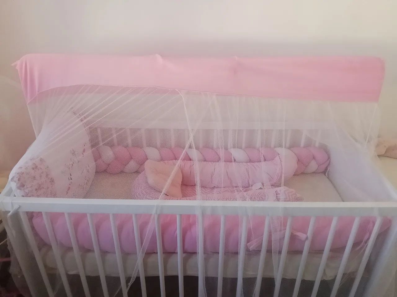 Vende se berço infantil com cômoda  - Foto 2