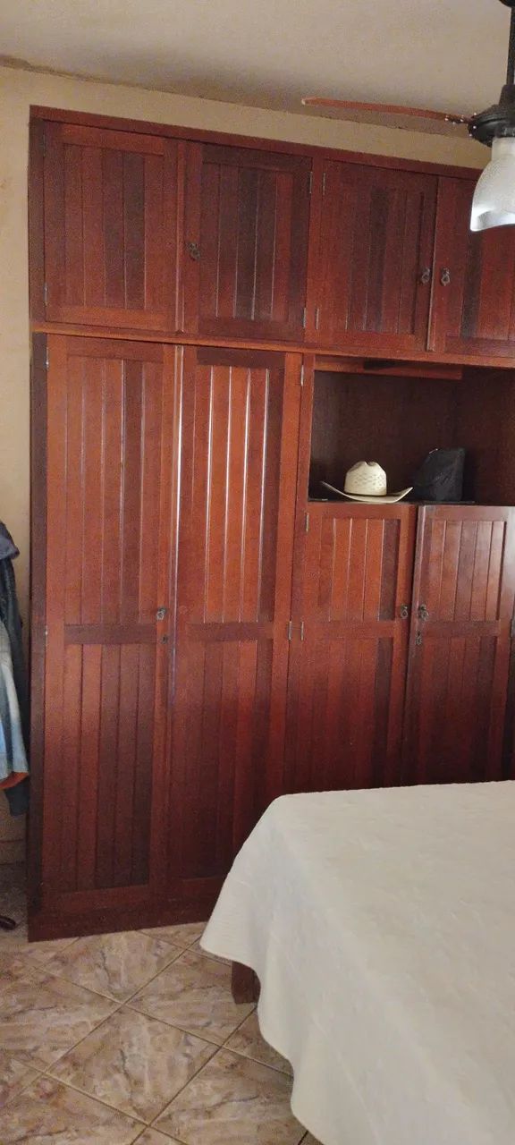 Guarda roupas de casal todo em madeira maciça  "Ipe" - Foto 2