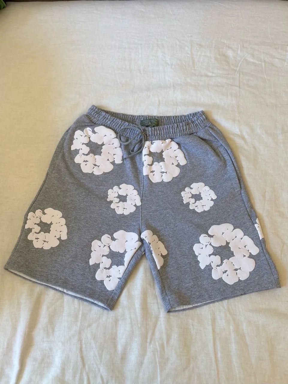 Bermuda Denim Tears cinza tamanho M - Foto 2
