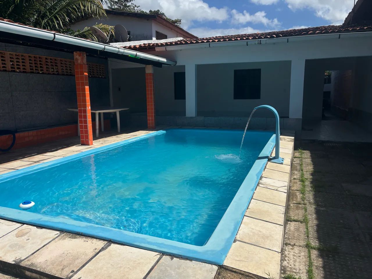 CASA COM PISCINA À VENDA EM MARIA FARINHA