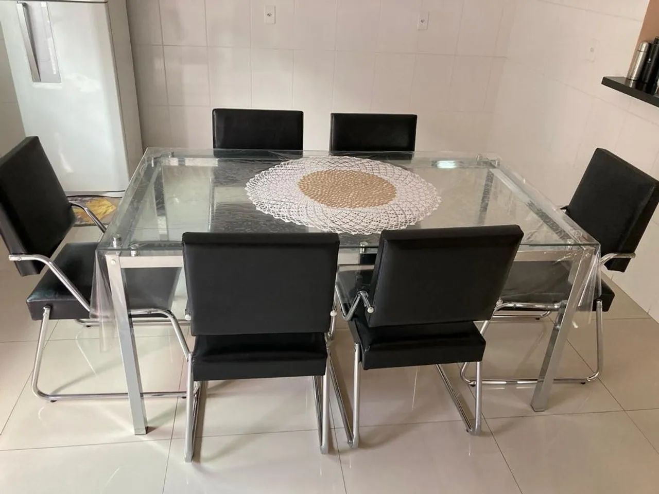 Mesa de jantar com 6 lugares