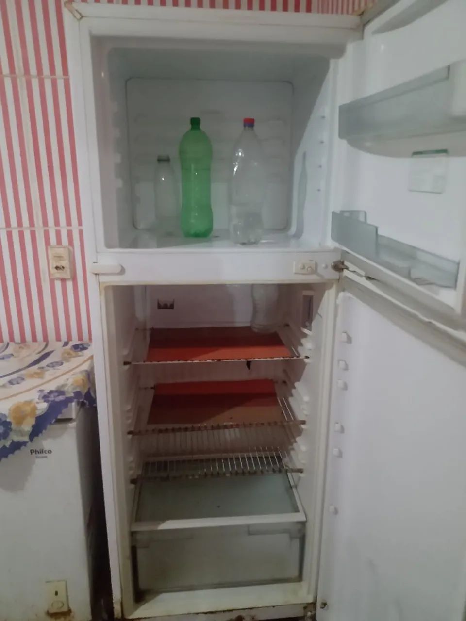 Geladeira Consul COM DEFEITO sem gelar.lê anúncio  - Foto 4