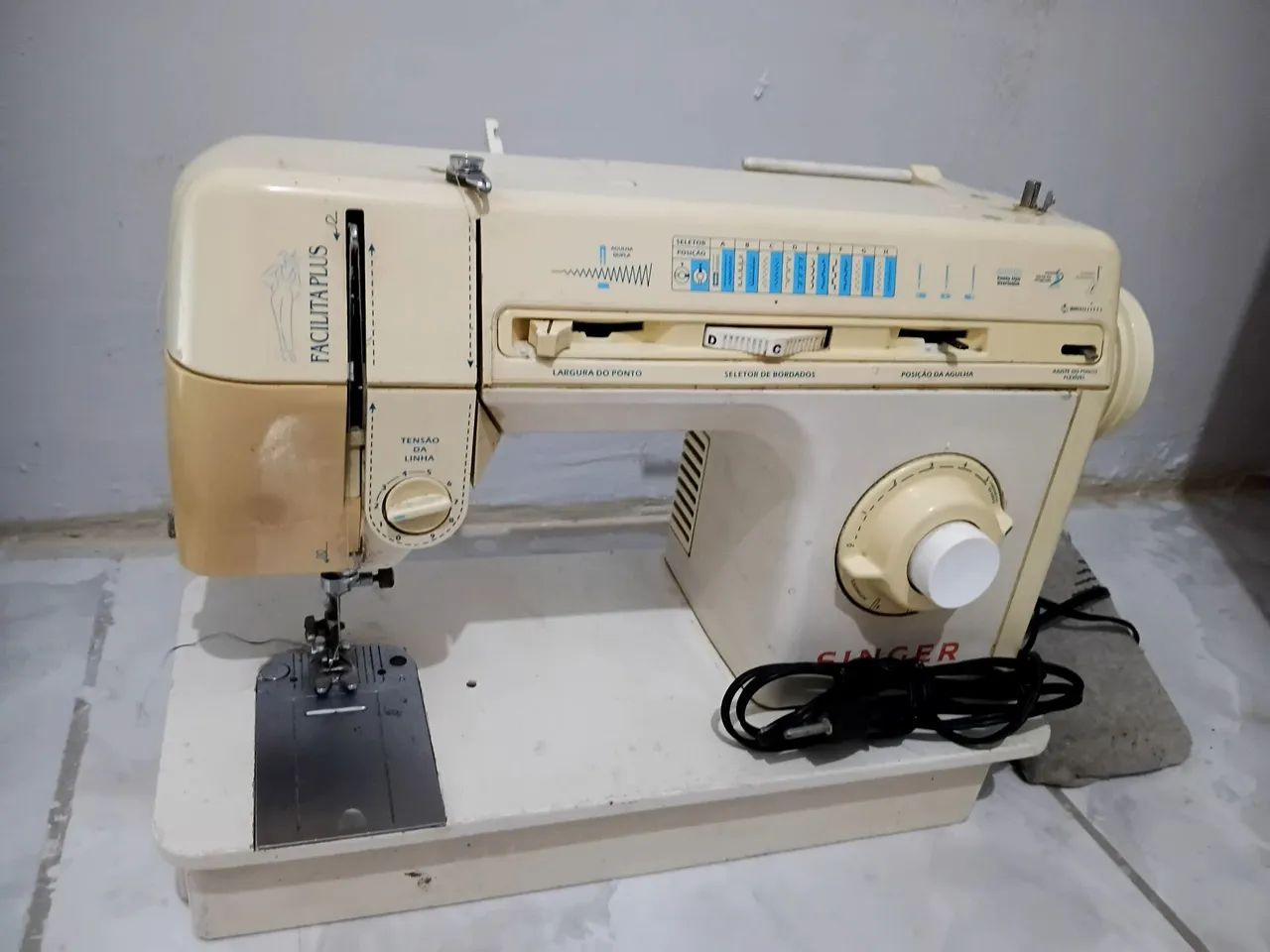 MÁQUINA SINGER DE COSTURA - Foto 2