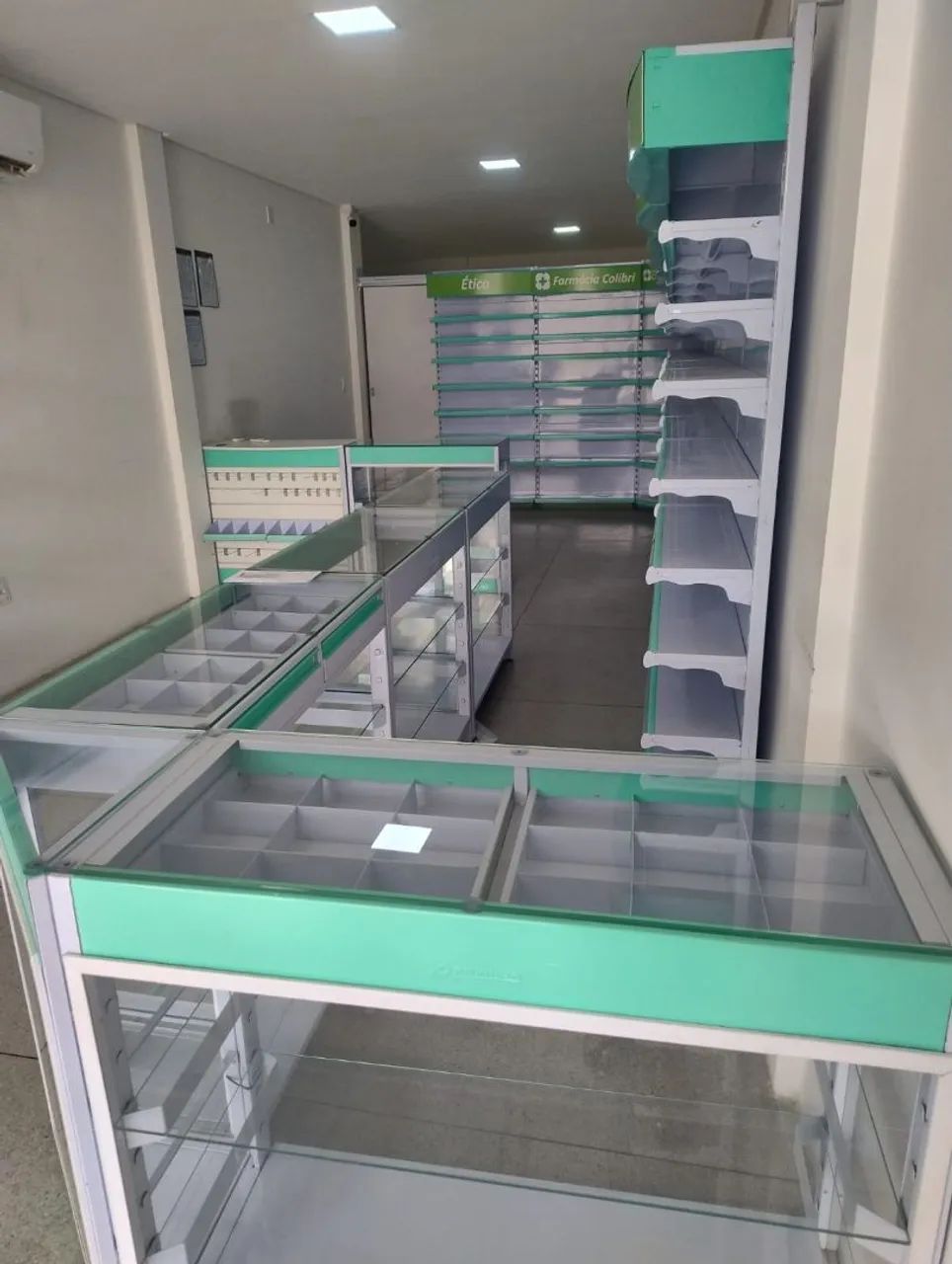 Gôndolas e Balcões pra Farmácia - Foto 3