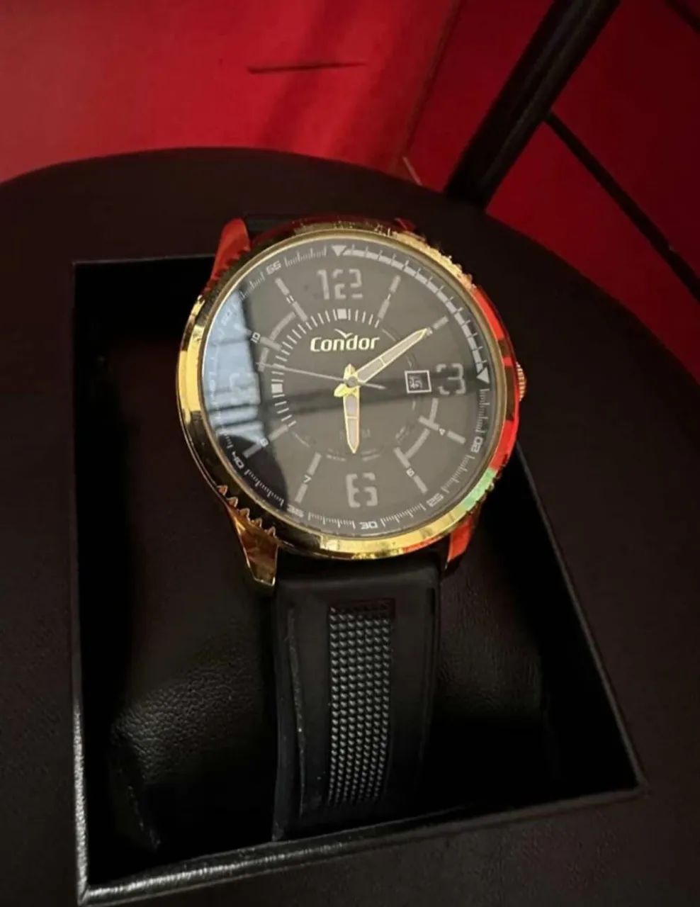Relógio Condor Masculino Dourado Com Pulseira Silicone - Foto 2