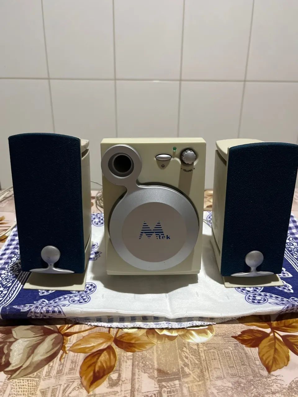 Caixinha de som retrô MTek
