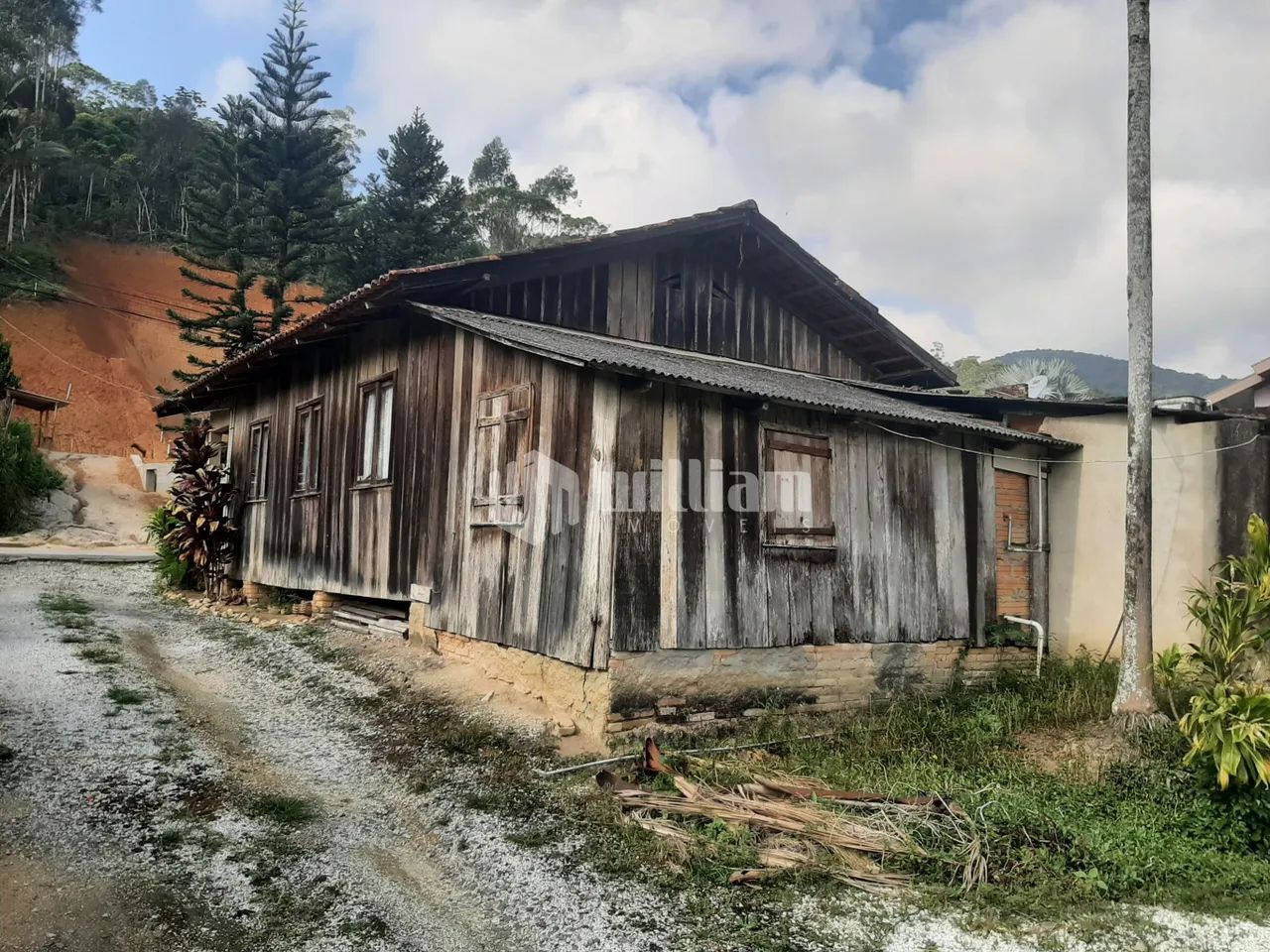 CASA DE 3 QUARTOS COM AMPLO TERRENO - Foto 4
