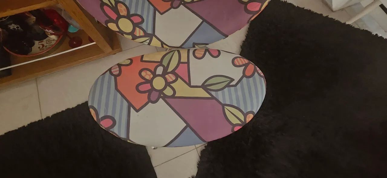 Poltrona e Puff Giratória Estampada com Rodízios - Design Moderno - Foto 2