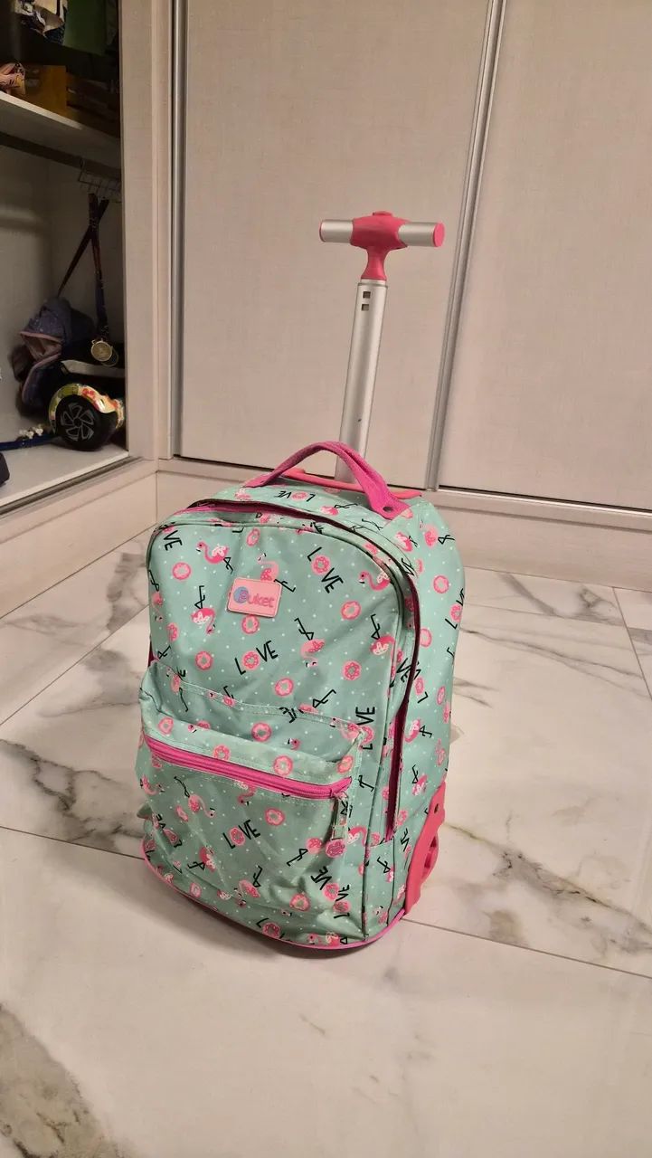 Vendo mochila de rodinhas PUKET pode ser usada nas costas. Bem conservada