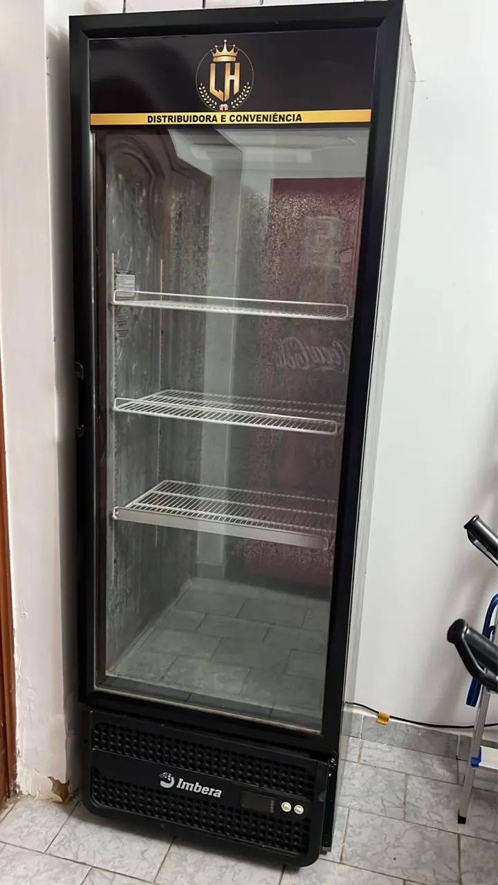 Vendo cervejeira conservada 