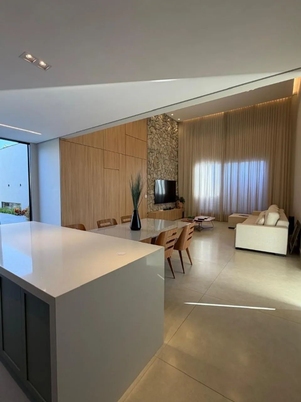 Excelente casa com Ponte Alta Norte - Foto 4