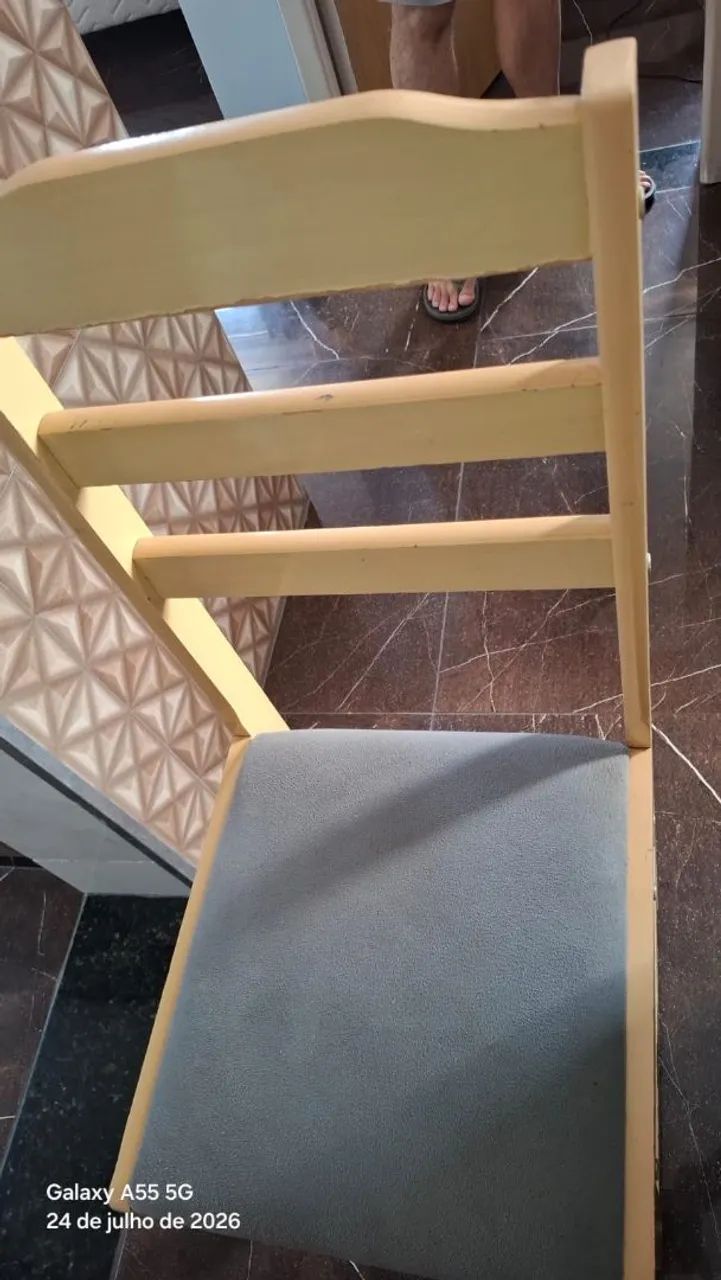 Vendo mesa e 4 cadeira - Foto 4