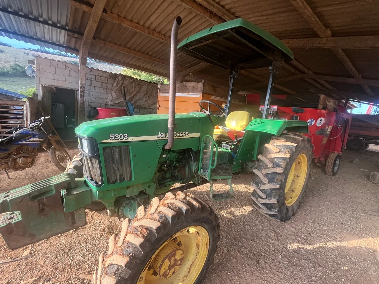 Trator john deere 5303  - Foto 2