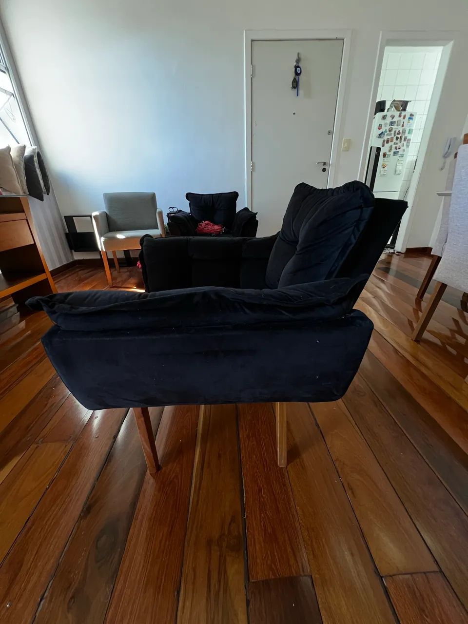 Poltronas Butterfly Pretas com Base Madeira - Jogo de 2 para salão de beleza e manicure - Foto 4