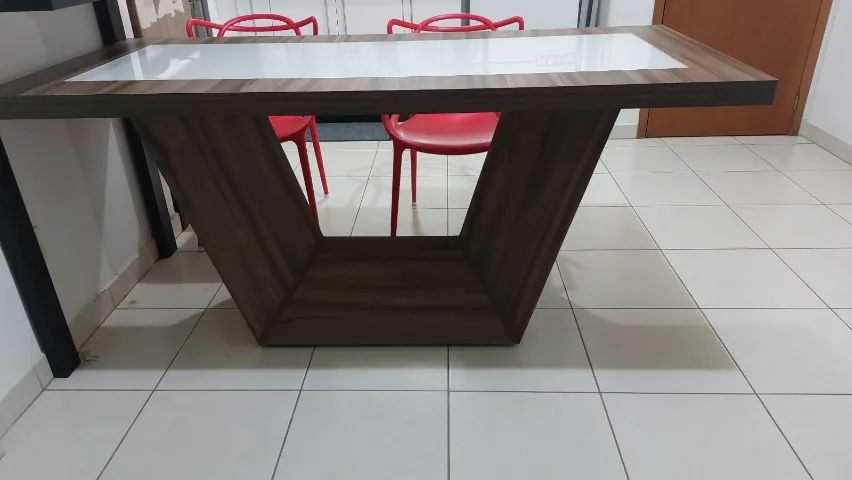 MESA DE JANTAR EM MDF E ACRÍLICO - Foto 3