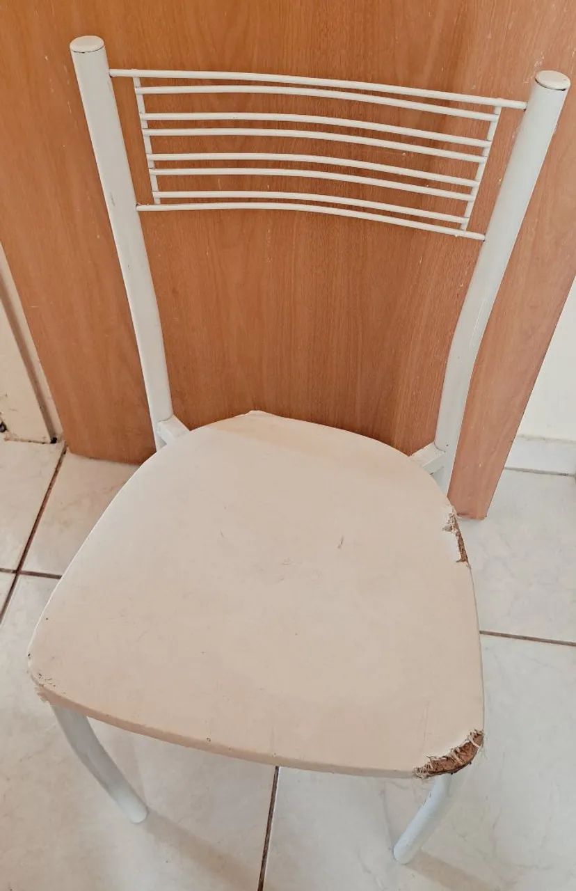Mesa tampo vidro com 4 cadeiras - Foto 3