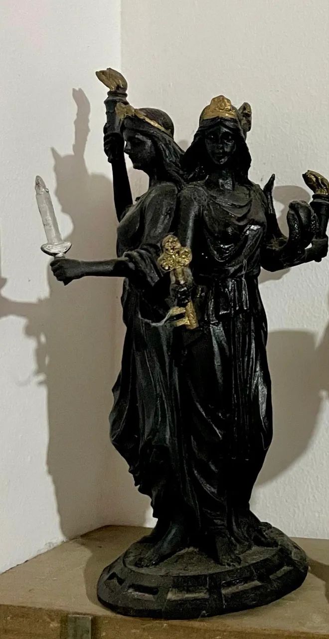 Imagem de Hécate - Antiguidades - Jardim São Luís, Santana de