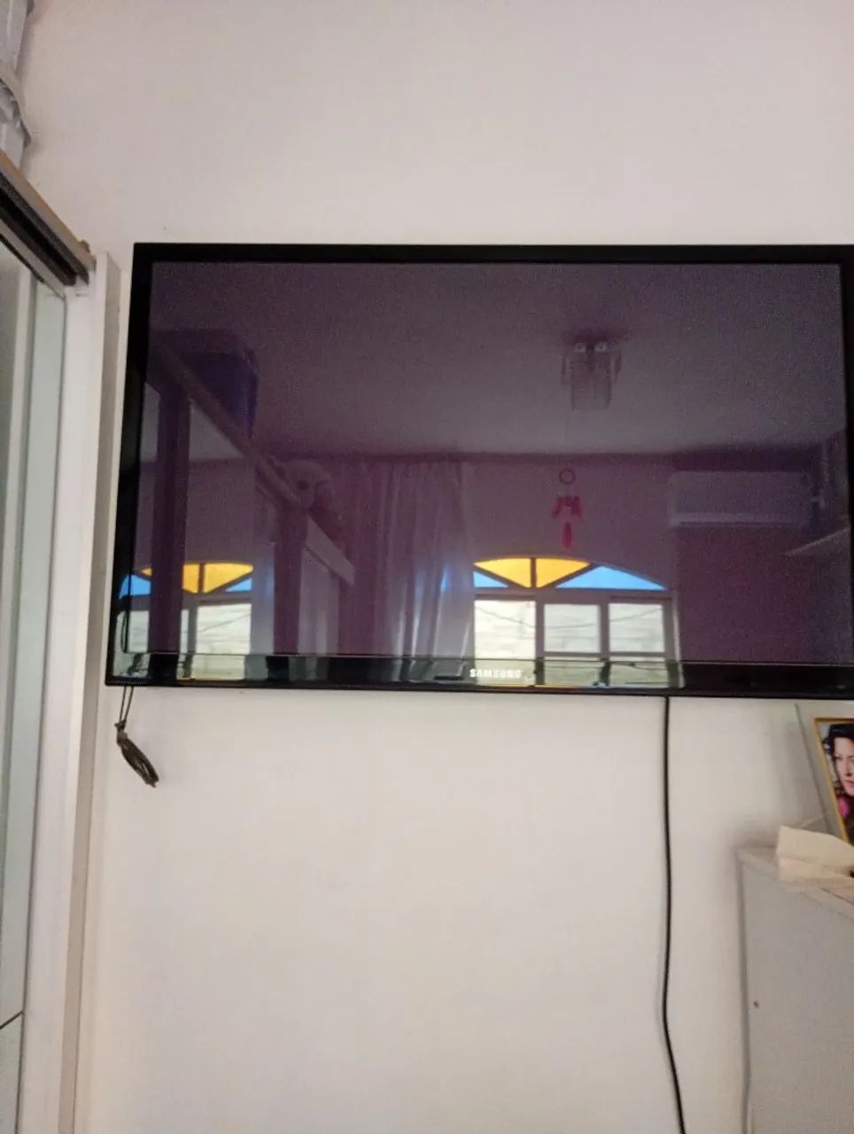 Tv com defeito. Para peças.