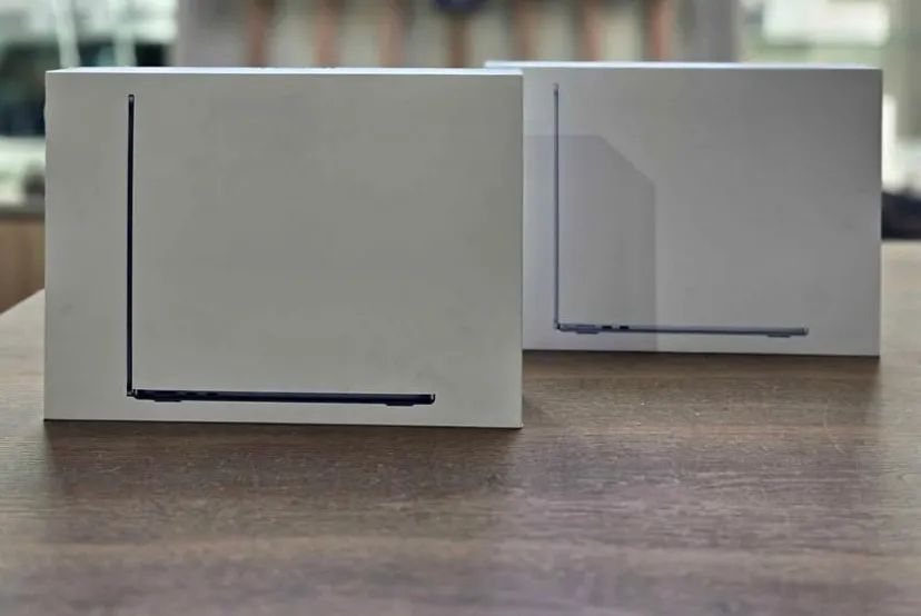 MacBook Air 13 inch| 512SSD|24GB| M4 