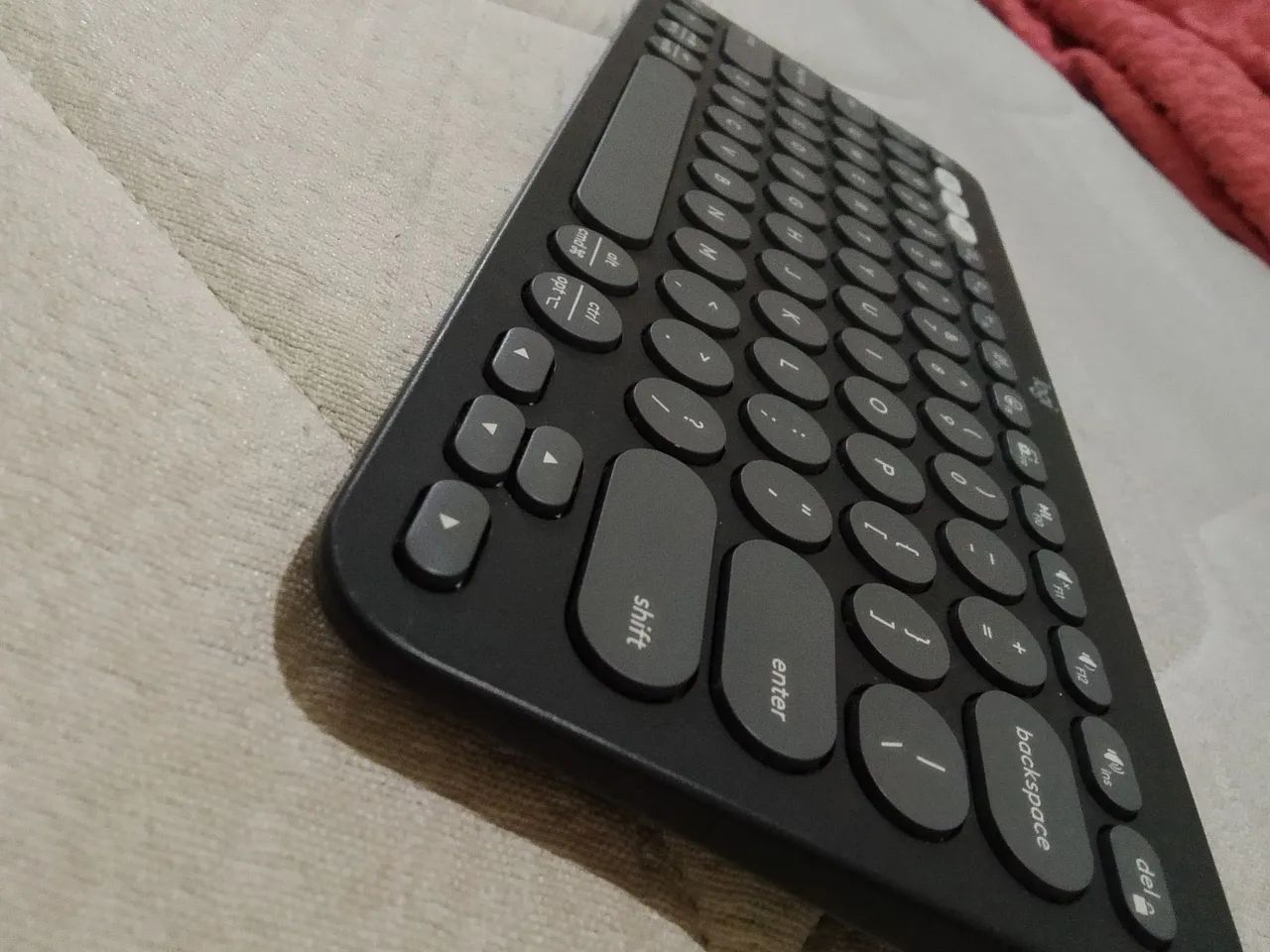 Teclado Bluetooth Logitech Pebble Keys 2 K380s (Original) - Foto 2