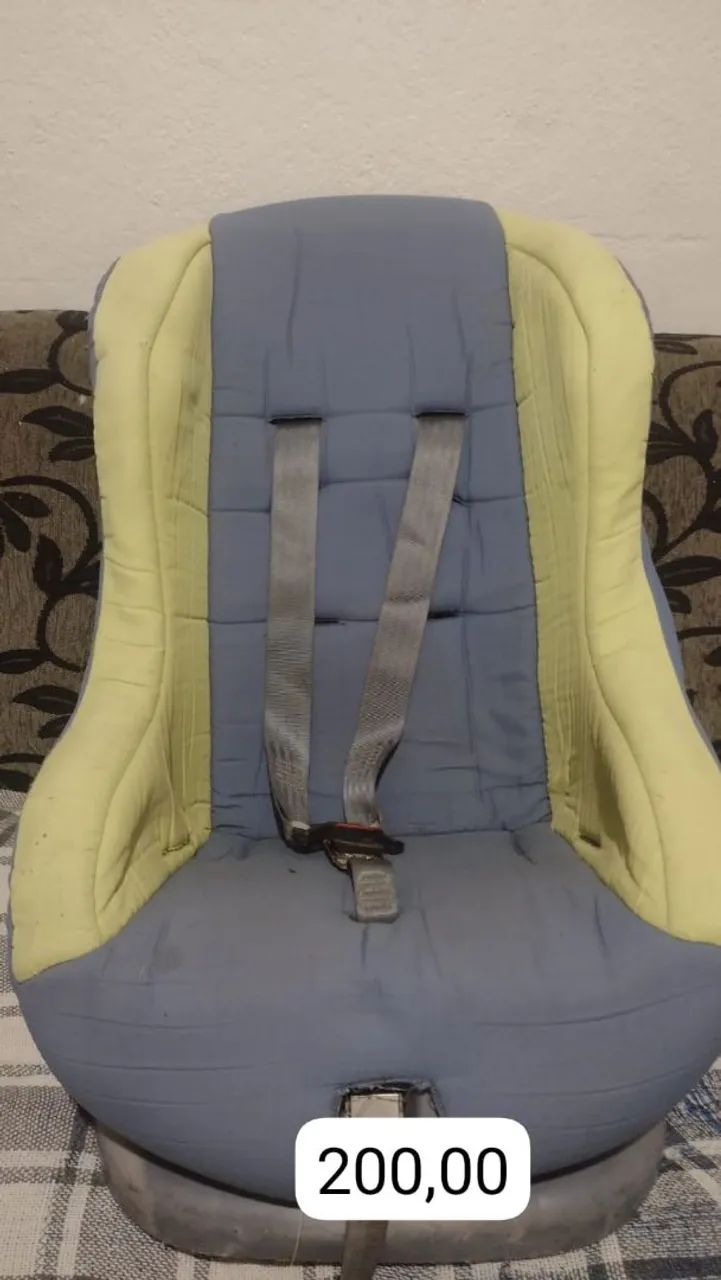 Caderinha infantil de carro 