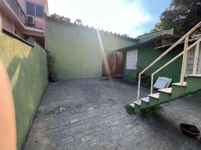 02 Casas com 02 e 03 Quartos Quintal Varanda e Garagem - Foto 2