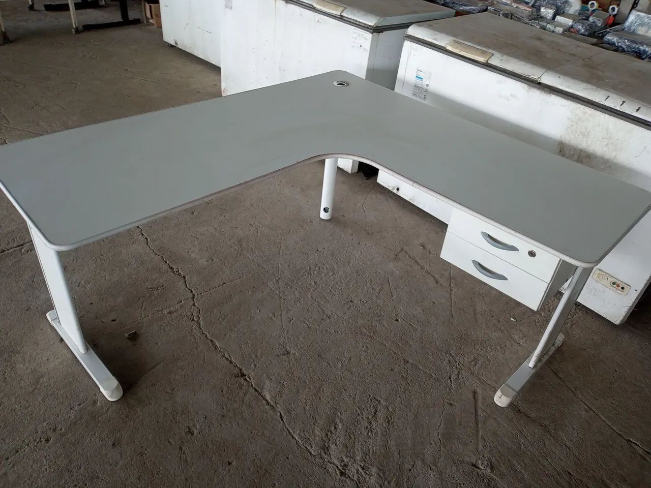 Mesa em L para escritório  - Foto 2