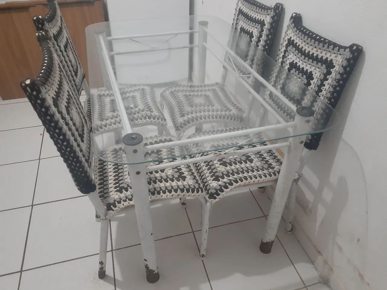 Selling dining table65048988401921121