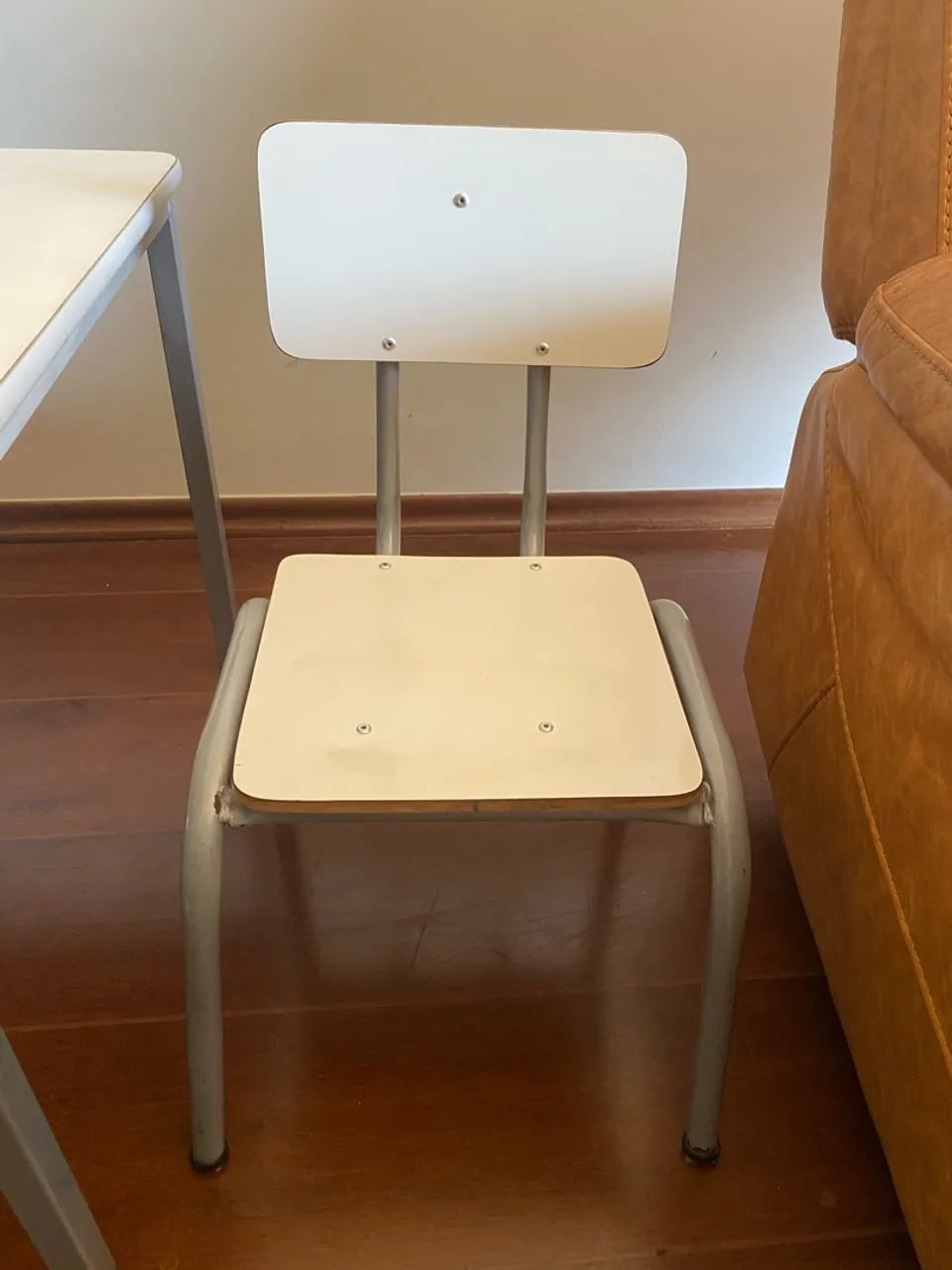 Conjunto infantil - Mesa + 2 cadeiras | Madeira e ferro - R$ 250 - Foto 4