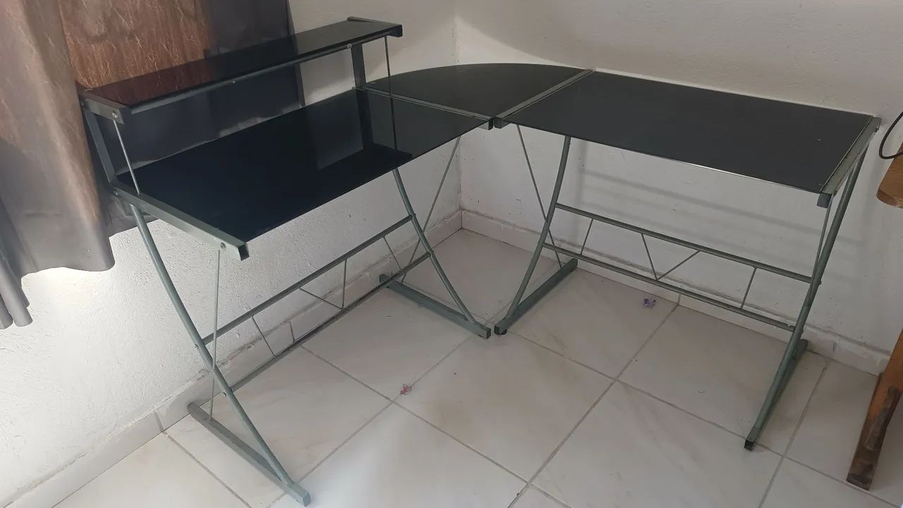 Glass Table429414301806766080
