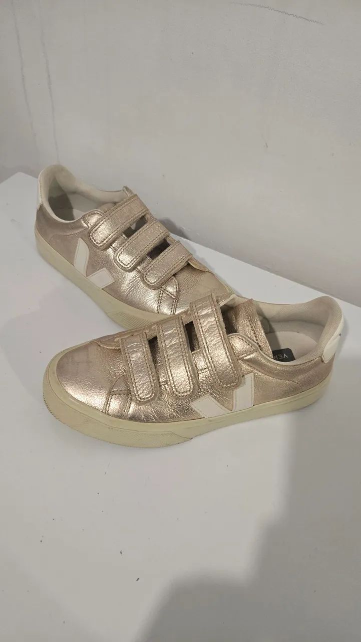 TÊNIS VERT DOURADO  - Foto 3