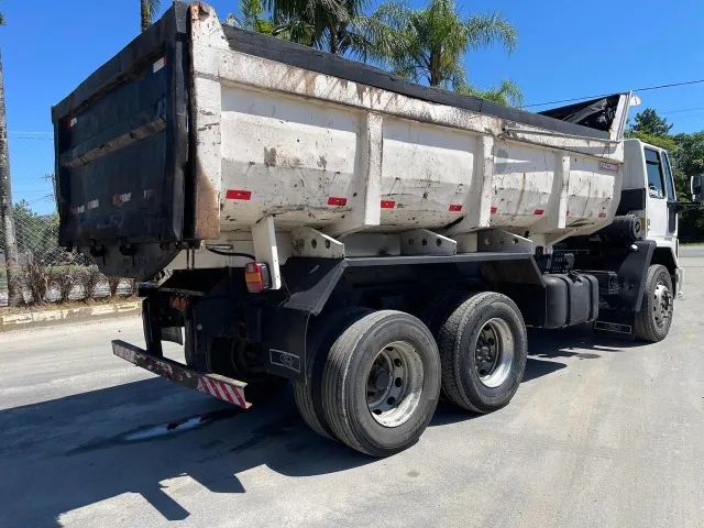 Vende-se CAMINHÃO BASCULANTE FORD CARGO 2422E 2009 - Foto 11