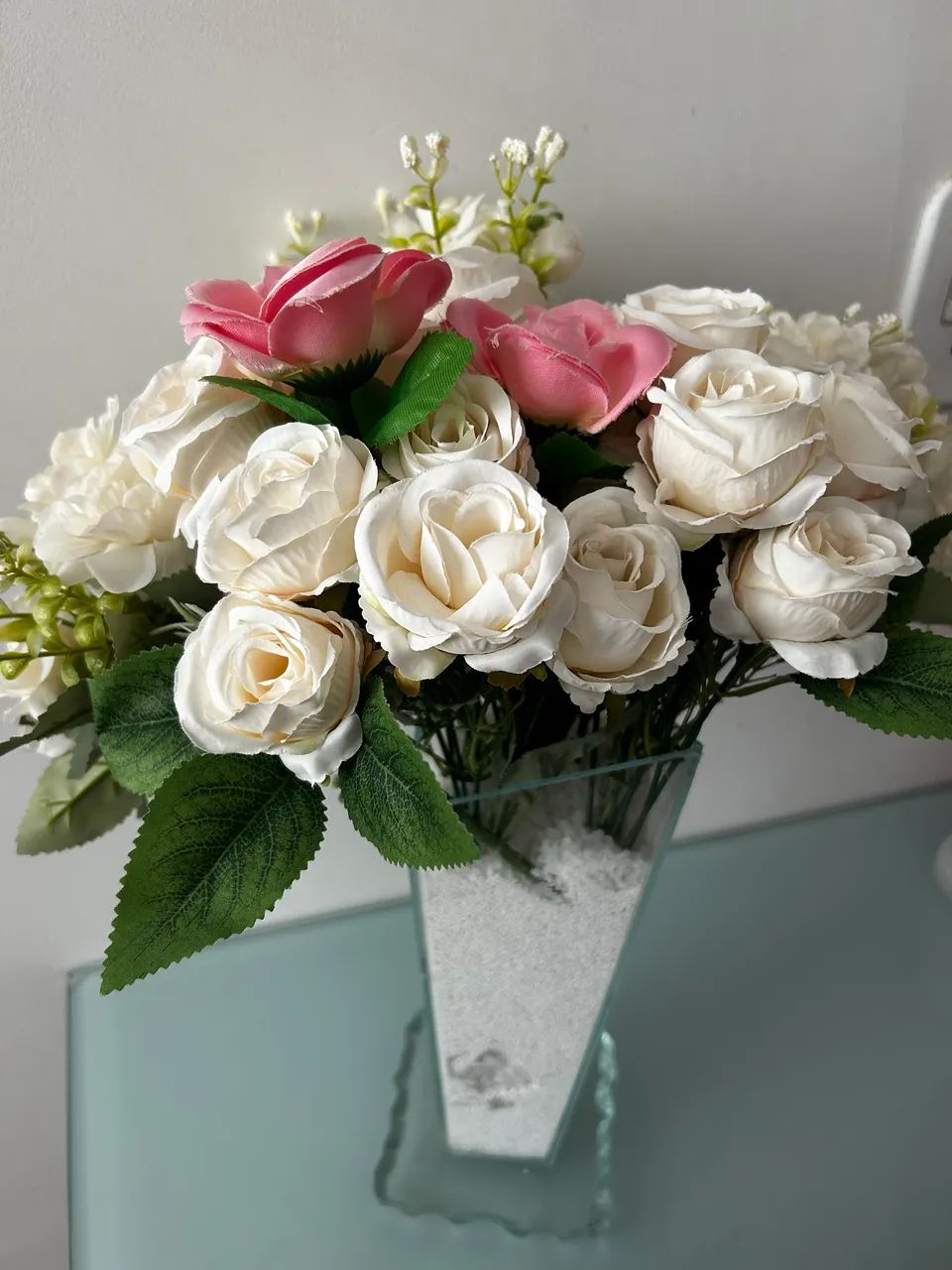 Vaso vidro bisote e arranjos florais  - Foto 4