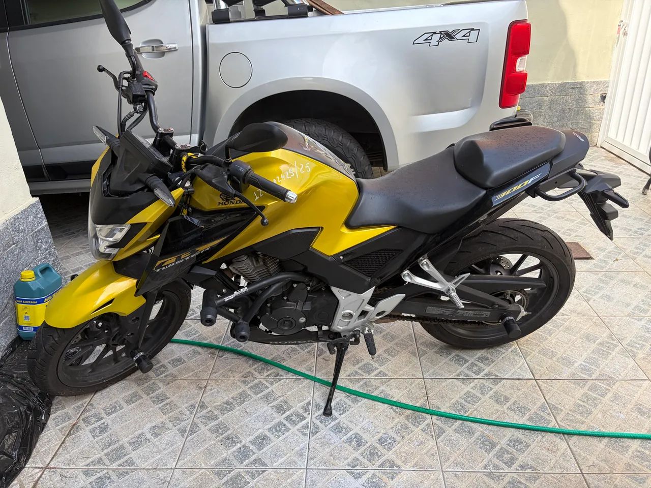 Cá 300f bem cuidada e no preço  - Foto 2