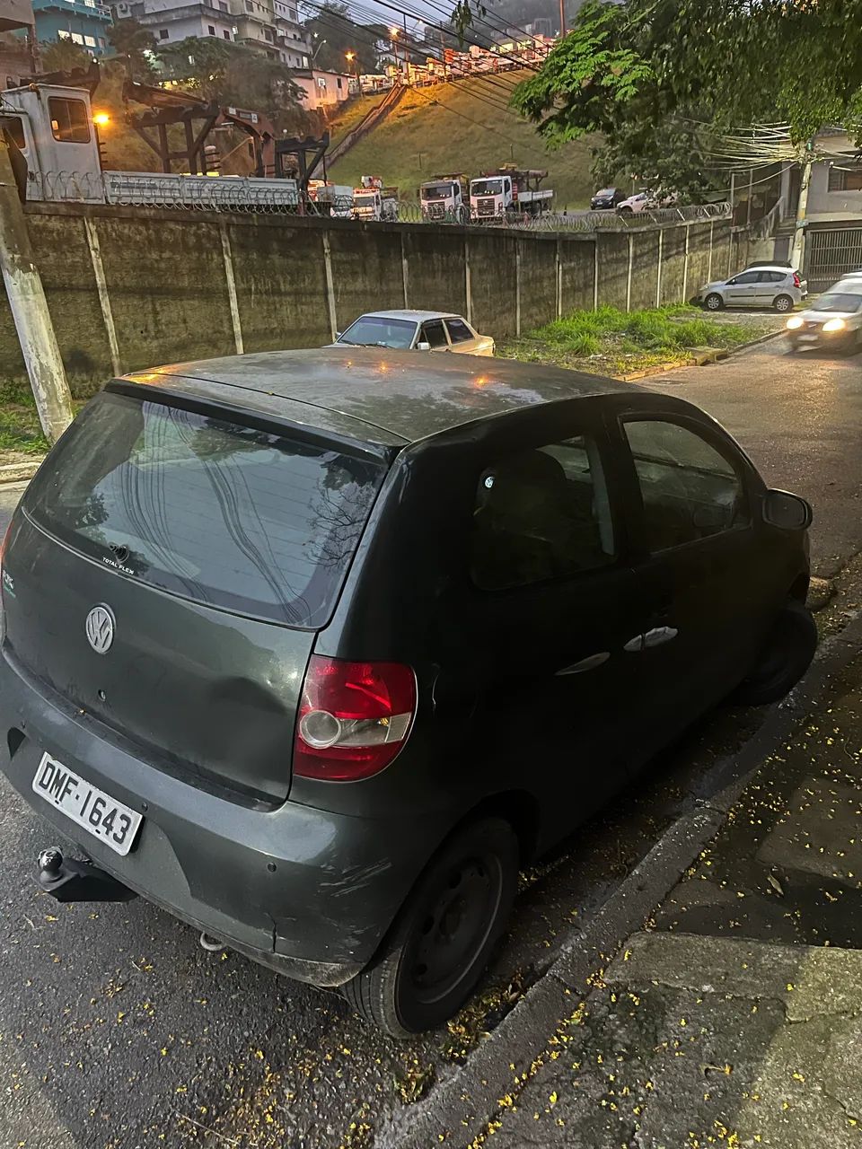 Volkswagen Fox City 1.0mi/ 1.0mi Total Flex 8V 3P 2004