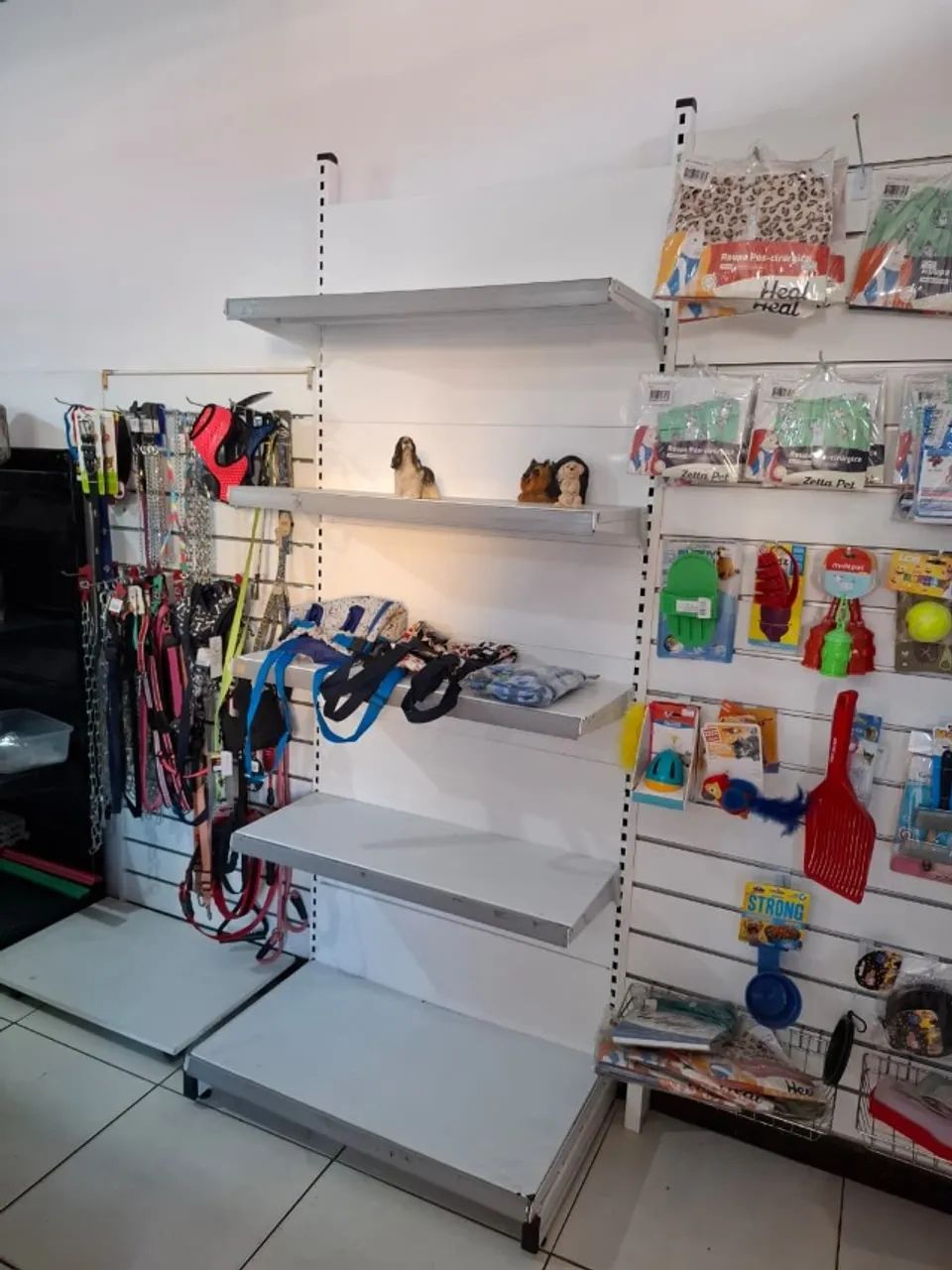 Gôndolas de Aço Comerciais - Parede e Central - Foto 5
