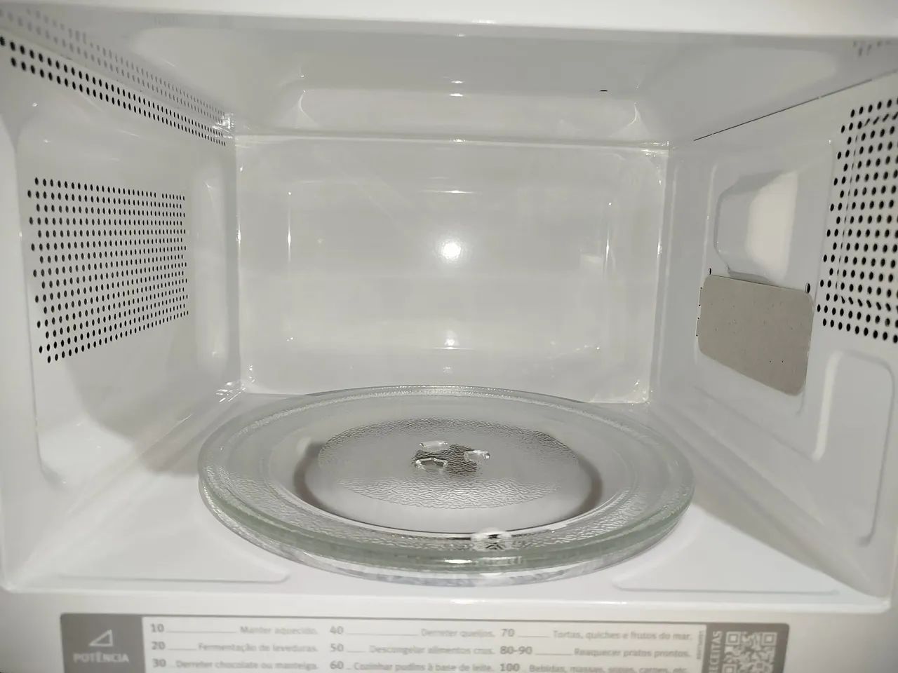 Microondas Electrolux 20L 127v SEMI NOVO, Modelo MTO30, IMPECÁVEL, Acompanha o Manual. - Foto 6