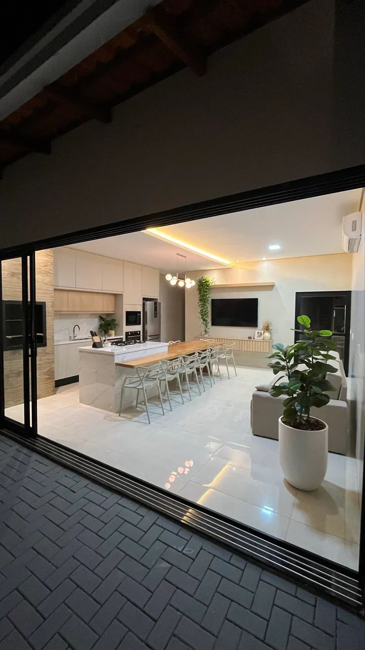 CASA COM PLACA SOLAR A VENDA!