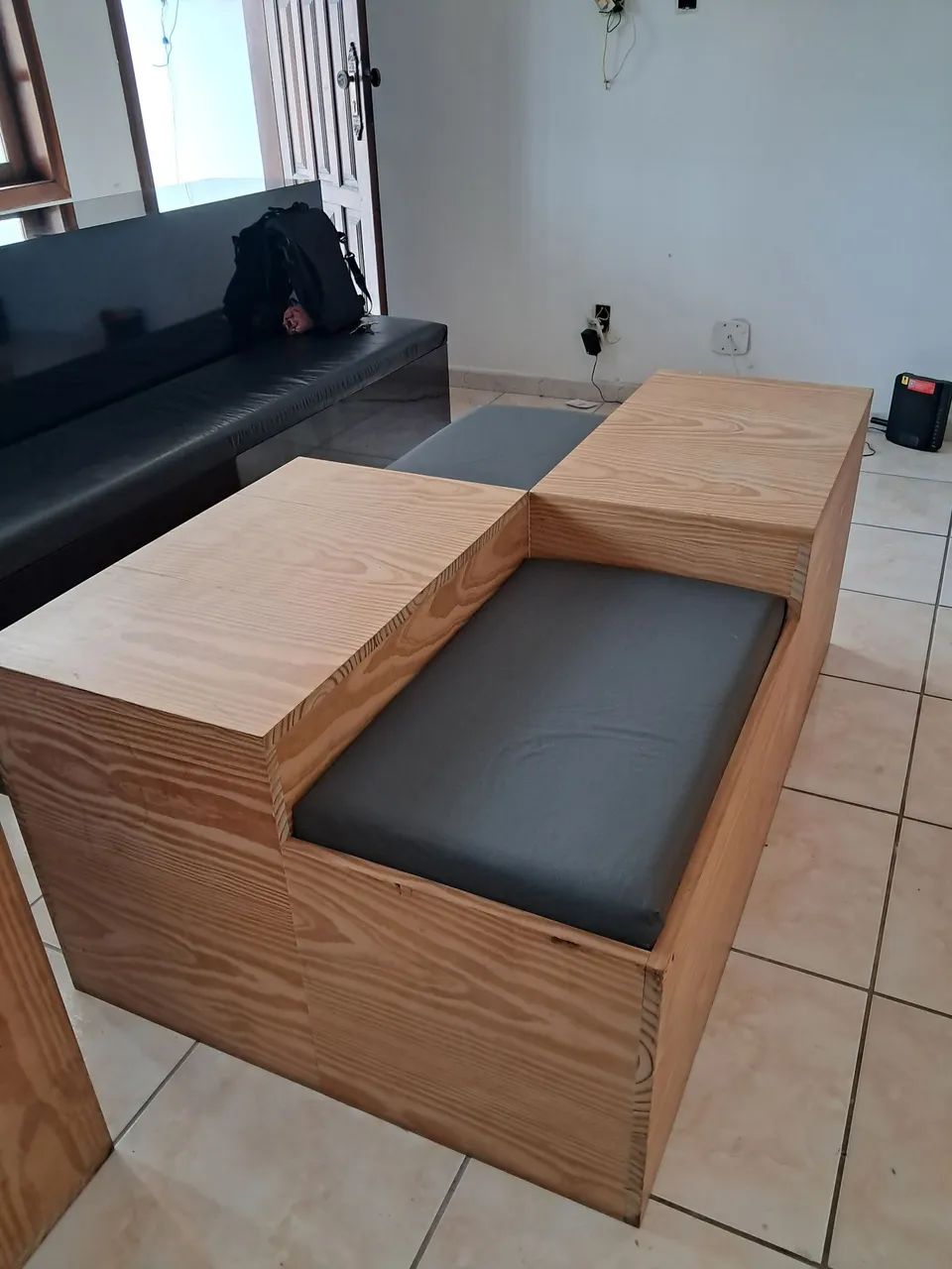 Puff Modular Grande em Madeira com Estofado - Design Moderno - Foto 4